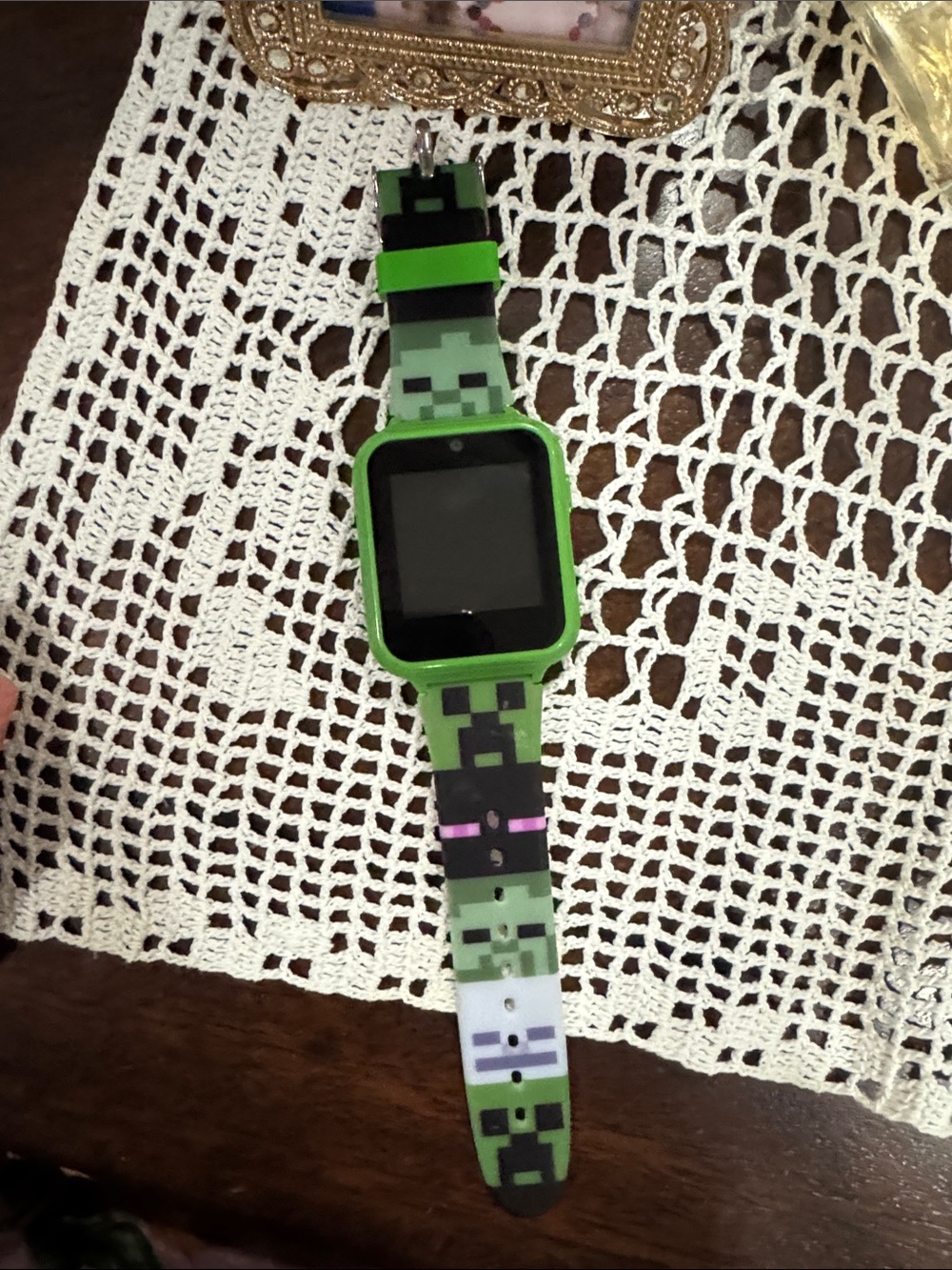 Kids Green Silicone Smartwatch with Block-Pattern Strap
